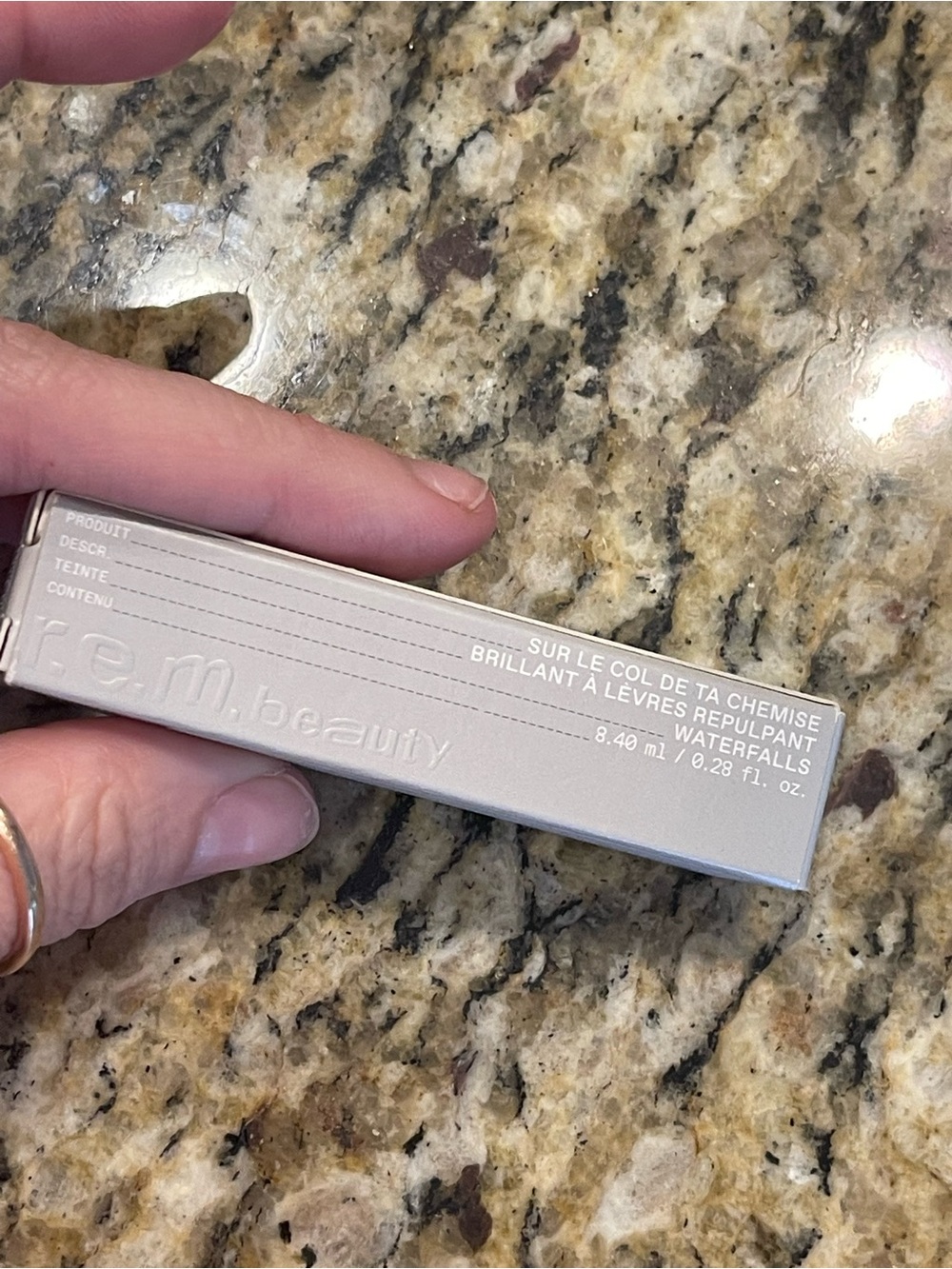 r.e.m. beauty Waterfalls Lip Gloss -